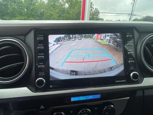 Used 2021 Toyota Tacoma SR5 AWD/4WD image 13