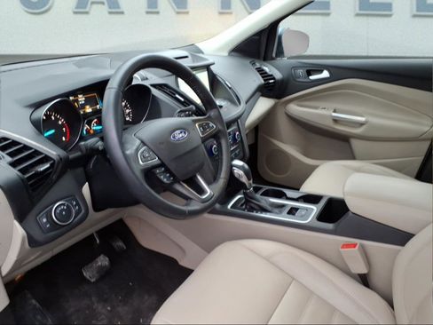 Used 2018 Ford Escape SEL image 16