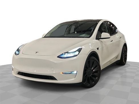 Used 2024 Tesla Model Y Performance AWD/4WD image 2
