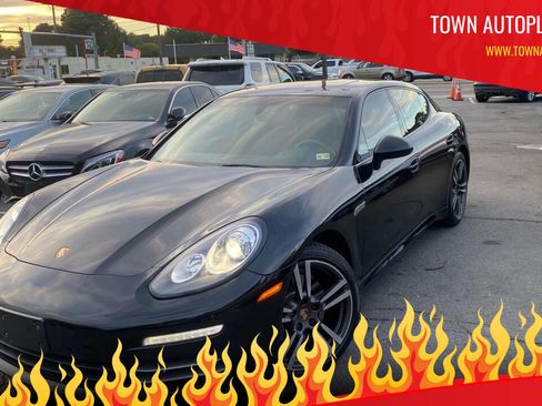 Used 2014 Porsche Panamera 4 w/ Premium Package image 1