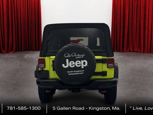 Used 2016 Jeep Wrangler Unlimited Rubicon AWD/4WD image 6