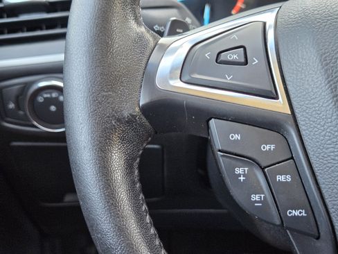 Used 2018 Ford Edge SEL FWD image 26