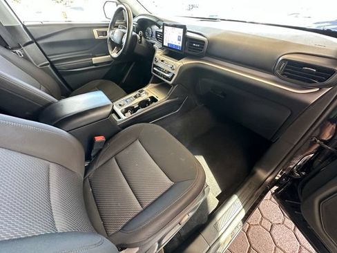 Used 2023 Ford Explorer XLT AWD/4WD image 22