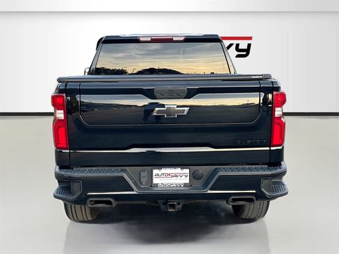 Used 2021 Chevrolet Silverado 1500 Custom Trail Boss w/ Realtree Special Edition image 7