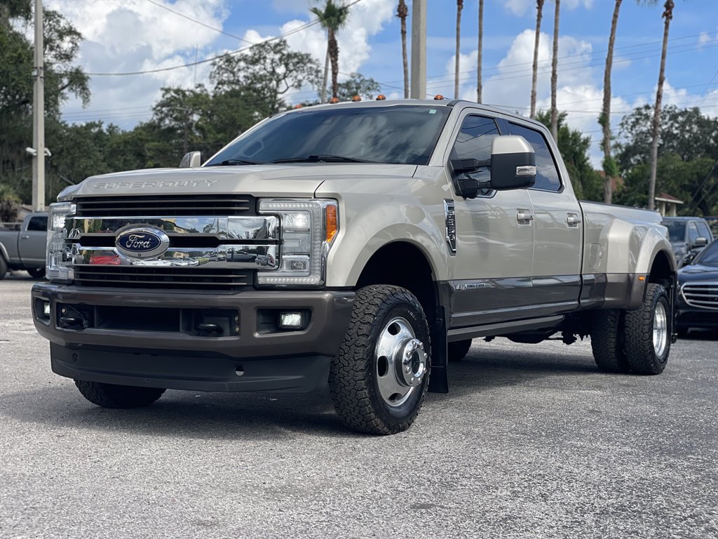 Used 2017 Ford F350 King Ranch w/ King Ranch Ultimate Package AWD/4WD image 11