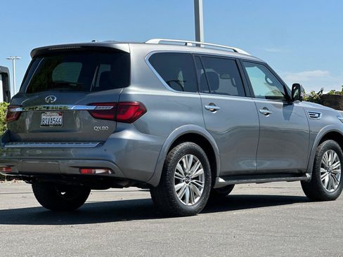 Used 2018 INFINITI QX80 4WD w/ Driver Assistance Package image 4