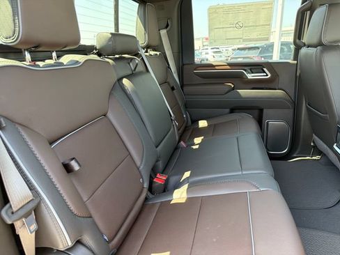 New 2026 GMC Sierra 2500 Denali w/ Denali Reserve Package AWD/4WD image 23