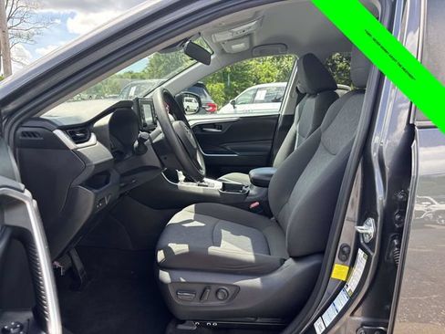 Used 2020 Toyota RAV4 XLE AWD/4WD image 3