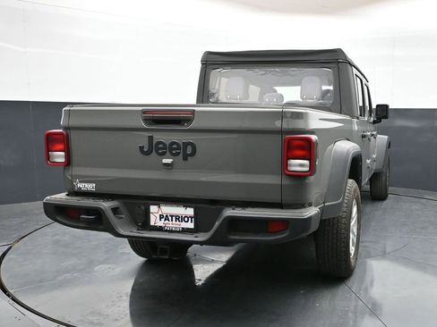 Used 2021 Jeep Gladiator Sport AWD/4WD image 2