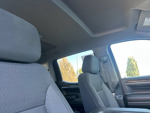 Used 2022 GMC Sierra 1500 SLE w/ Enhanced Capability Package AWD/4WD image 17