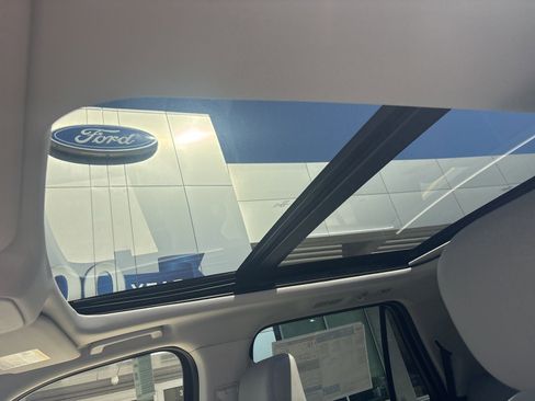 New 2026 Ford Expedition Active AWD/4WD image 12
