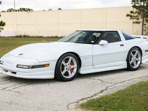 Used 1995 Chevrolet Corvette Coupe RWD image 4