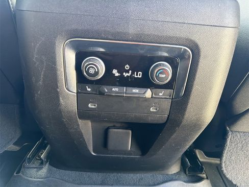 Used 2023 Chevrolet Tahoe Z71 w/ Luxury Package image 22