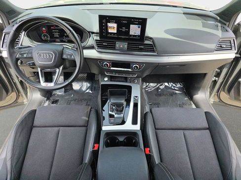 Used 2023 Audi Q5 e Premium Plus w/ Premium Plus Package AWD/4WD image 10