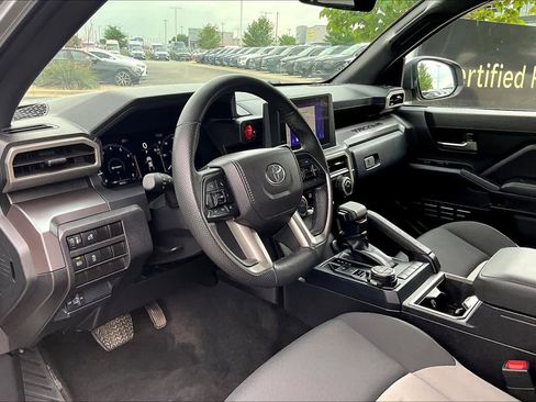 Used 2025 Toyota Tacoma TRD Off-Road AWD/4WD image 18