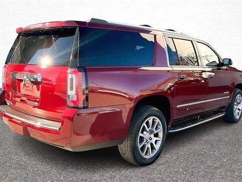 Used 2020 GMC Yukon XL Denali image 7
