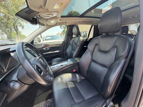 Used 2018 Volvo XC90 T5 Momentum w/ Convenience Package AWD/4WD image 10