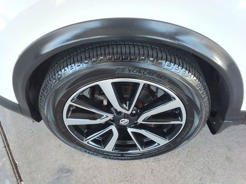 Used 2017 Nissan Rogue Sport SL FWD image 25