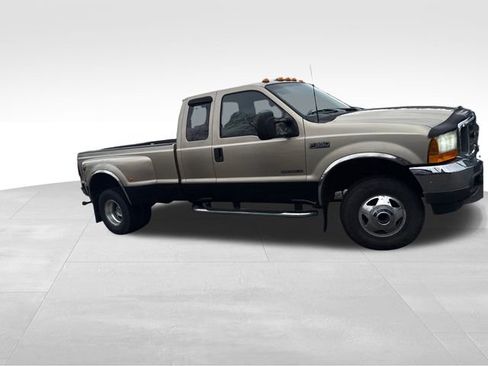 Used 2001 Ford F350 XL image 8