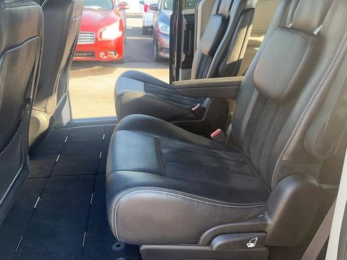 Used 2019 Dodge Grand Caravan SXT image 21
