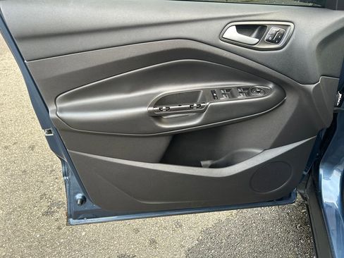 Used 2018 Ford Escape Titanium w/ Ford Safe & Smart Package image 16