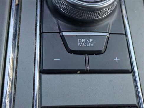 Used 2021 Ford Expedition XLT image 25