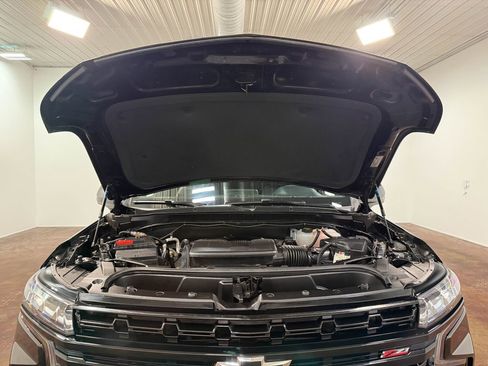 Used 2024 Chevrolet Tahoe Z71 w/ Luxury Package AWD/4WD image 19