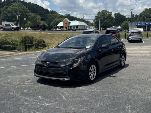 Used 2024 Toyota Corolla LE FWD image 3