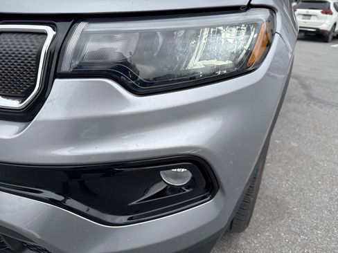 Used 2022 Jeep Compass Limited AWD/4WD image 10