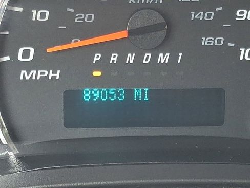 Used 2018 Chevrolet Express 2500 w/ Driver Convenience Package image 18