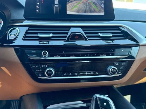 Used 2017 BMW 530i xDrive image 17