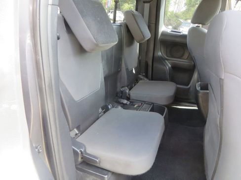 Used 2016 Toyota Tacoma TRD Sport w/ Towing Package image 24