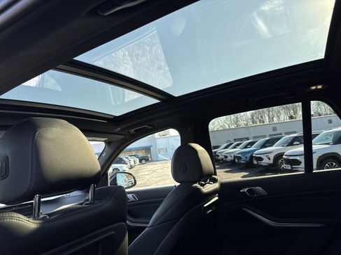 Used 2023 BMW X5 xDrive40i w/ Premium Package image 19