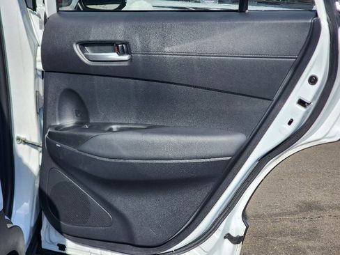 Used 2022 Toyota Corolla Cross XLE image 16