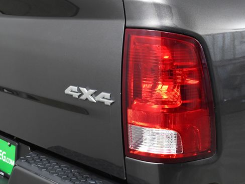 Used 2019 RAM 1500 Express w/ Express Value Package image 30