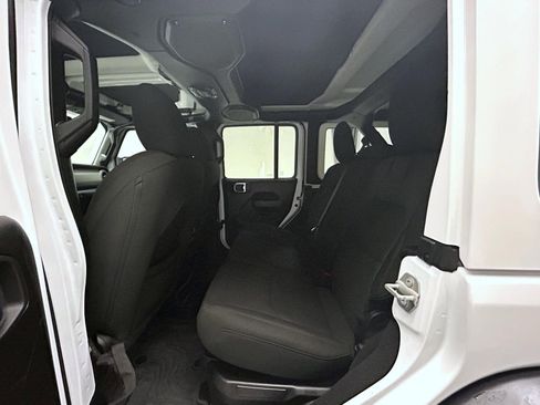 Used 2023 Jeep Wrangler Unlimited w/ Cold Weather Group image 19