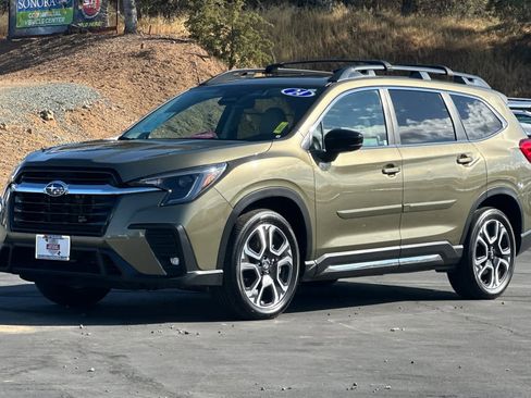 Used 2024 Subaru Ascent Limited w/ Technology Package image 8