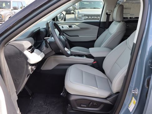 New 2026 Ford Explorer Active AWD/4WD image 23