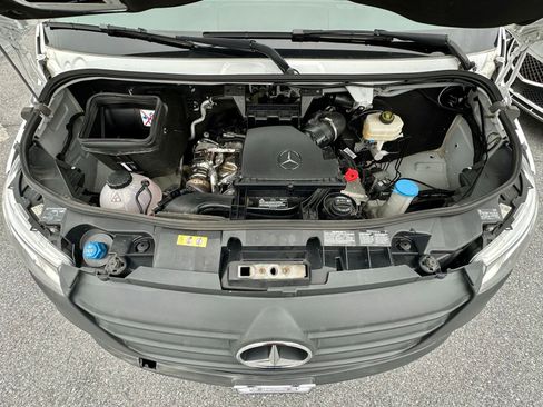 Used 2023 Mercedes-Benz Sprinter 2500 image 21