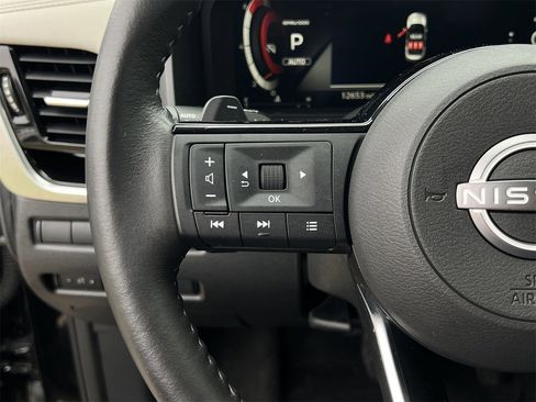 Certified 2024 Nissan Rogue SL image 11