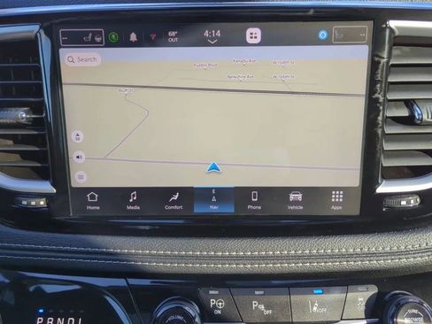 Used 2023 Chrysler Pacifica Limited FWD image 19
