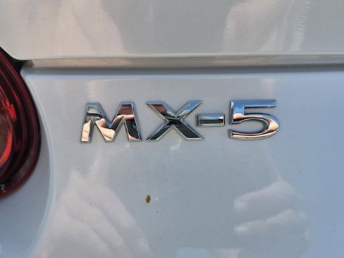 Used 2023 MAZDA MX-5 Miata Grand Touring RWD image 13