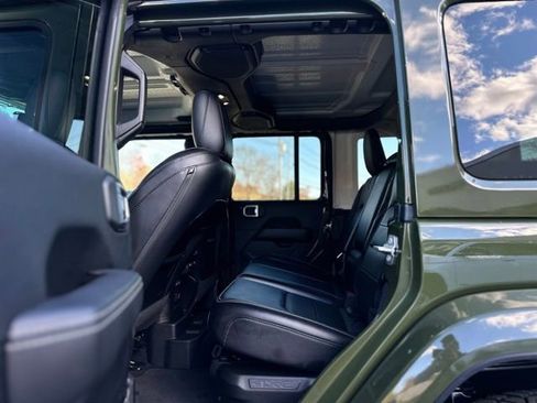 Used 2021 Jeep Wrangler Unlimited Sahara w/ Cold Weather Group AWD/4WD image 22
