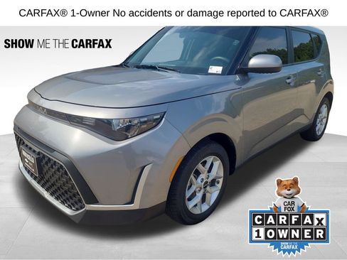Used 2025 Kia Soul LX w/ LX Technology Package FWD image 3