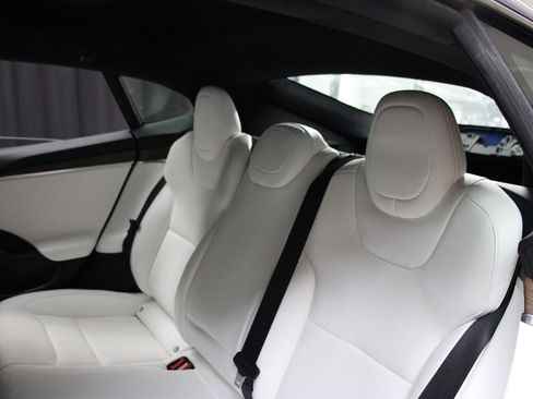 Used 2022 Tesla Model S AWD image 43