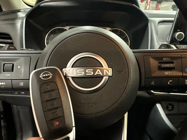 Used 2024 Nissan Rogue SV AWD/4WD image 20