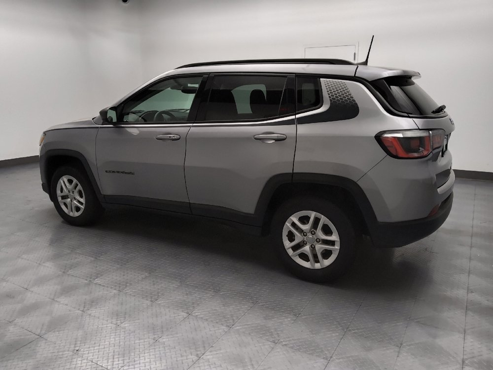 Used 2018 Jeep Compass Sport w/ Tech Group FWD image 3