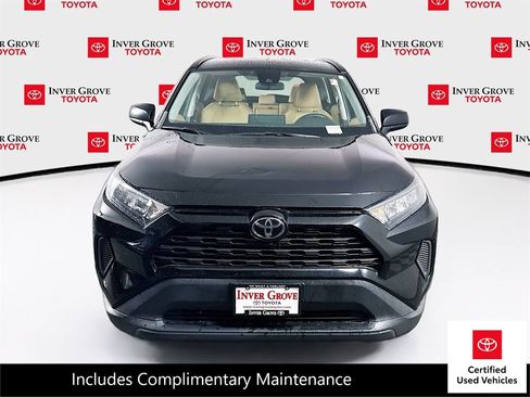 Used 2021 Toyota RAV4 LE FWD image 2