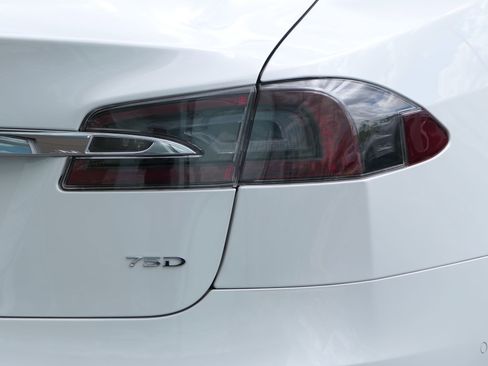 Used 2018 Tesla Model S 75D image 4