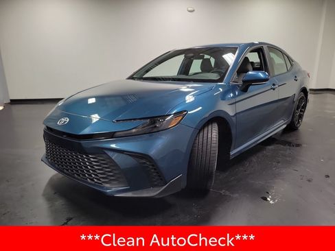 Used 2026 Toyota Camry SE w/ Convenience Package FWD image 4